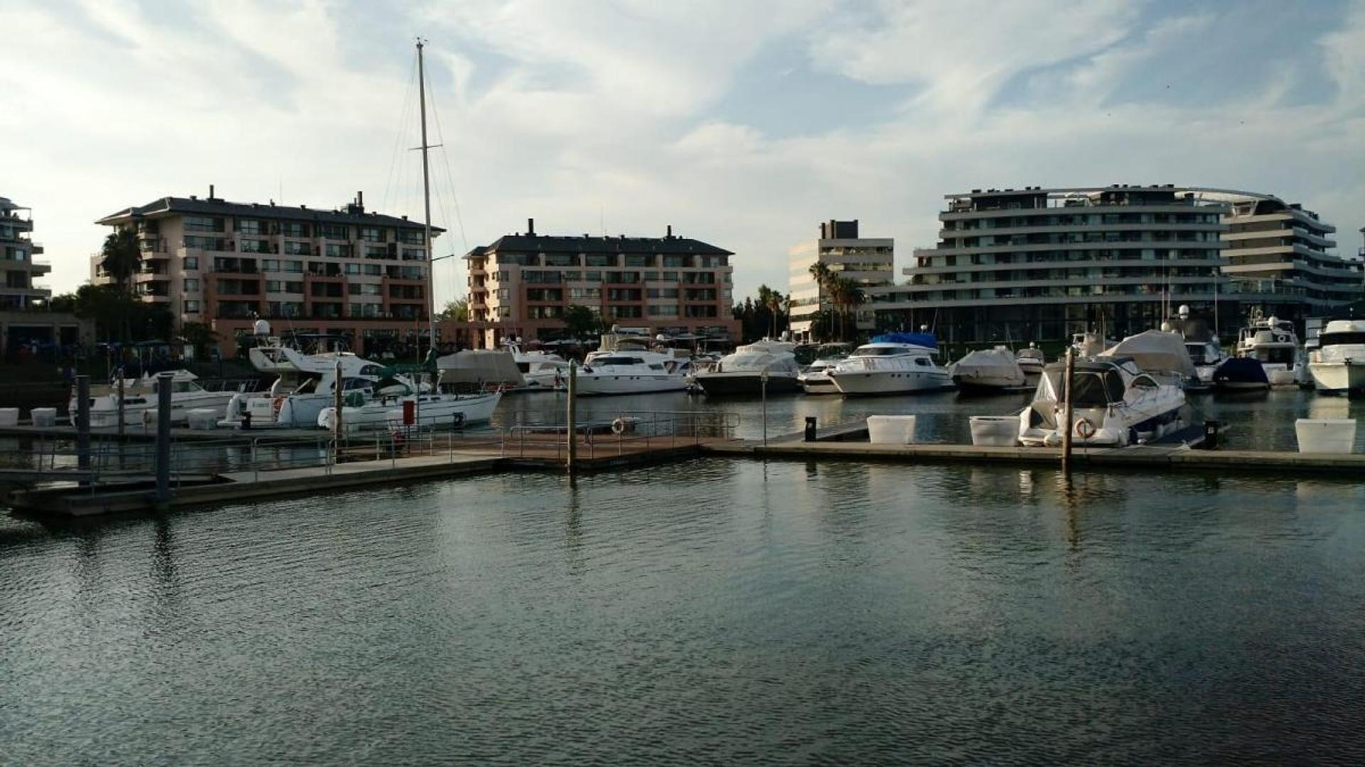 Departamento en Alquiler con 1 cocheras