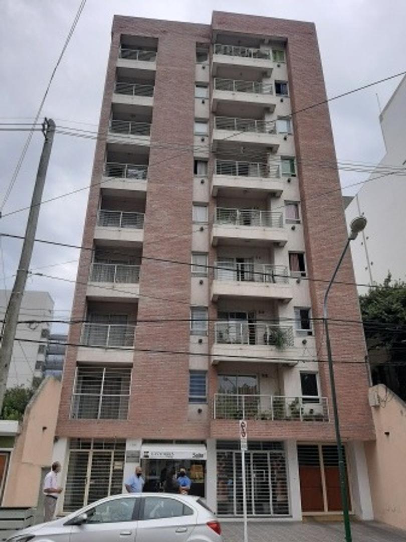 Exc Depto 1 dorm vta bcon al frente Pueyrredón al 1300