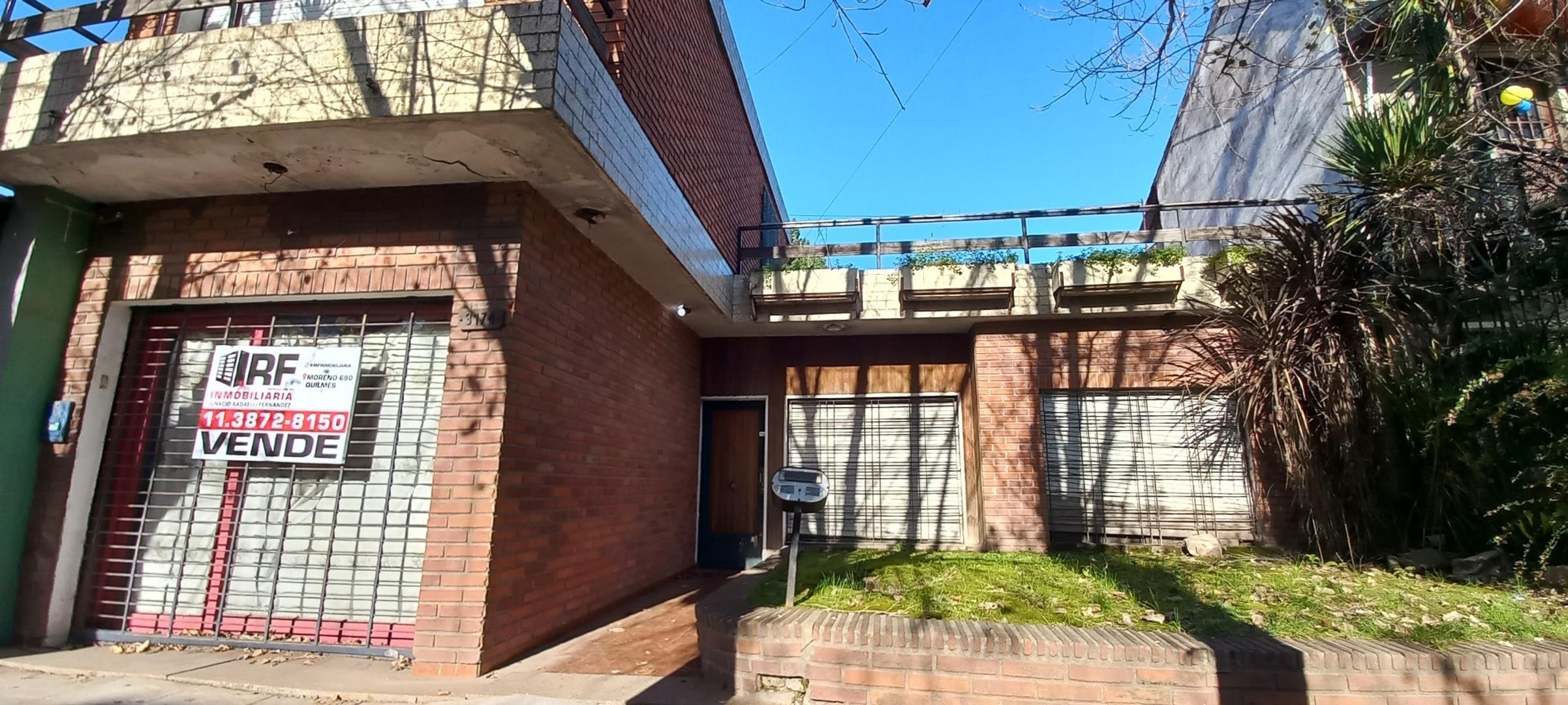 Casa 4 ambientes con Local Comercial en venta Quilmes