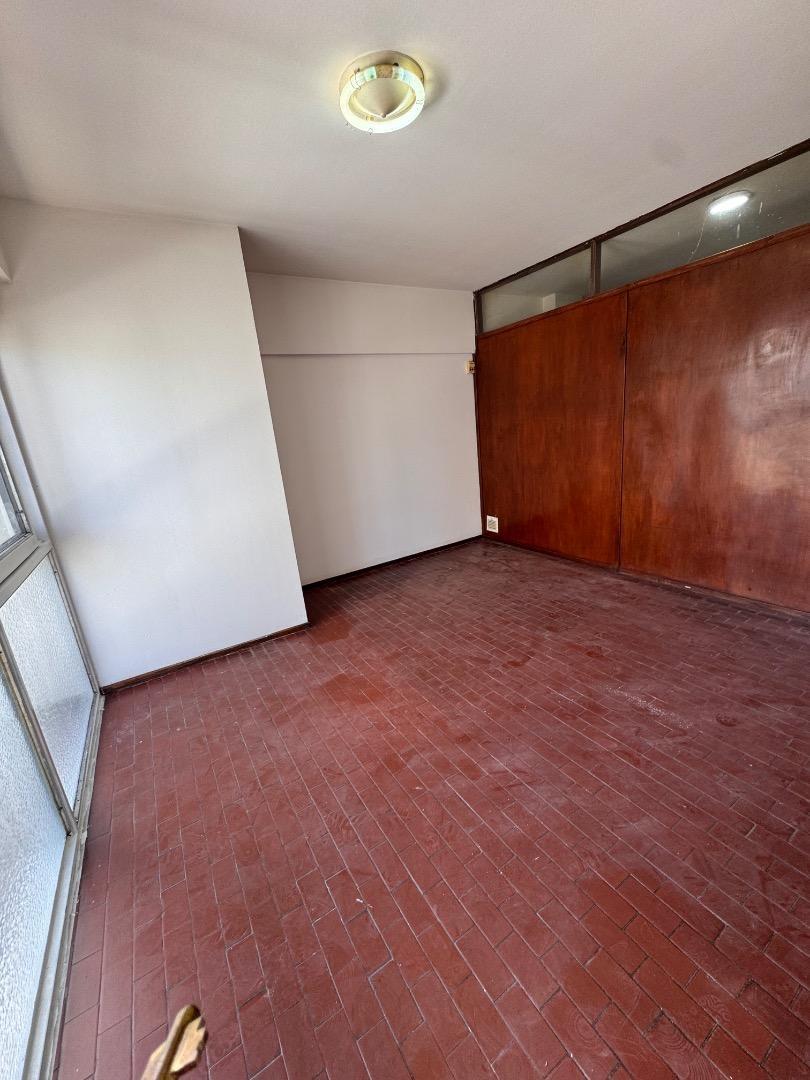 Belgrano 100, Piso 9