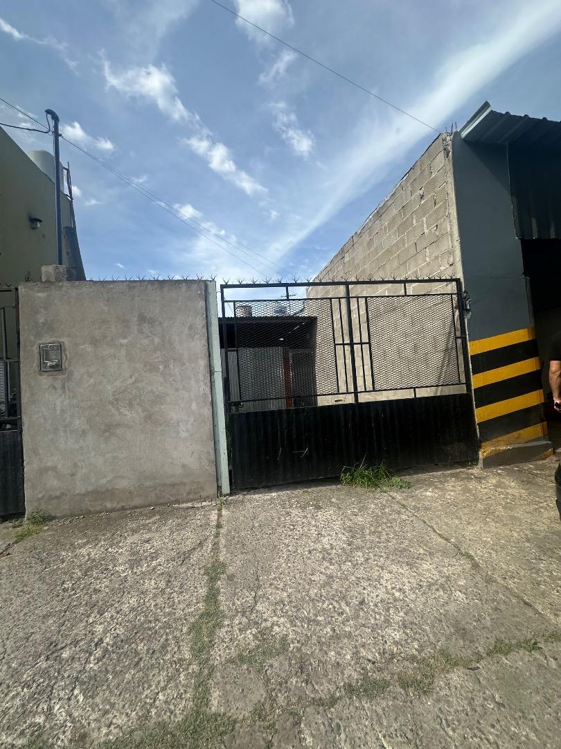 Venta – DUPLEX  + LOTE sobre Carlos Ratti | Ituzaingó