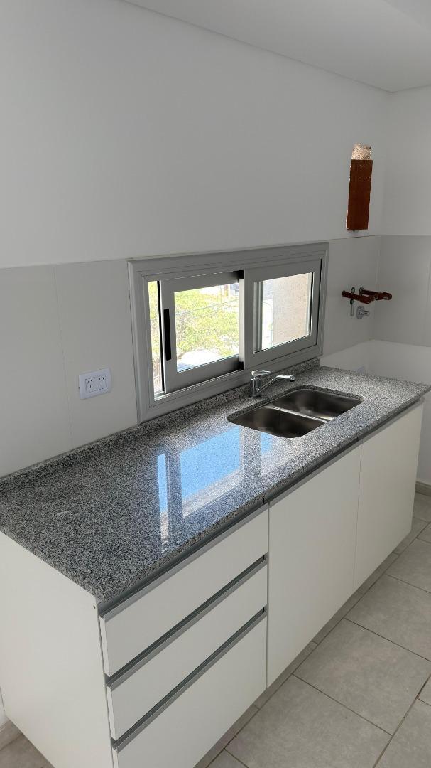 Duarte Quirós 3200, Piso 4