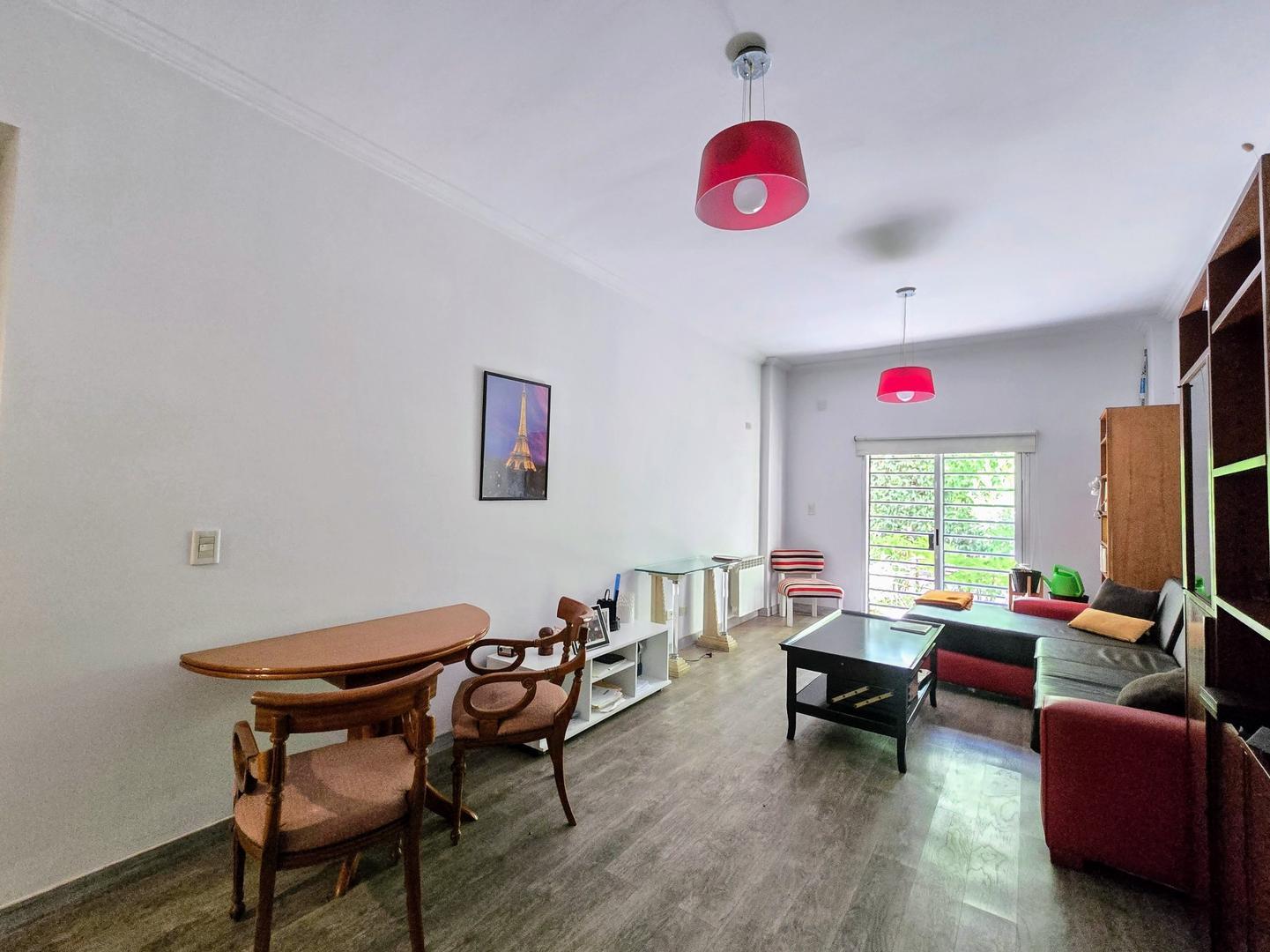 Álvarez Jonte 400, Piso PB