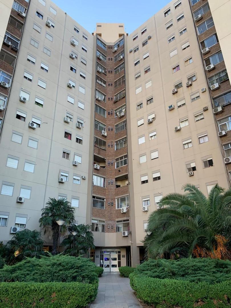 Charlone 602 , Piso 7