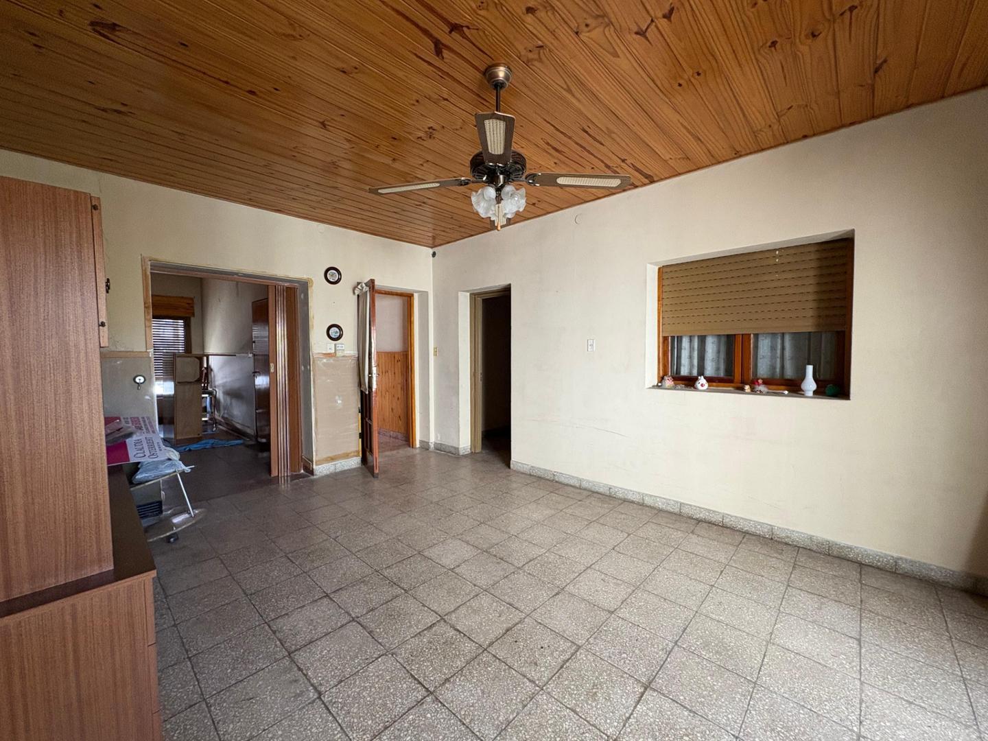 Casa 4 ambientes con 1 baño