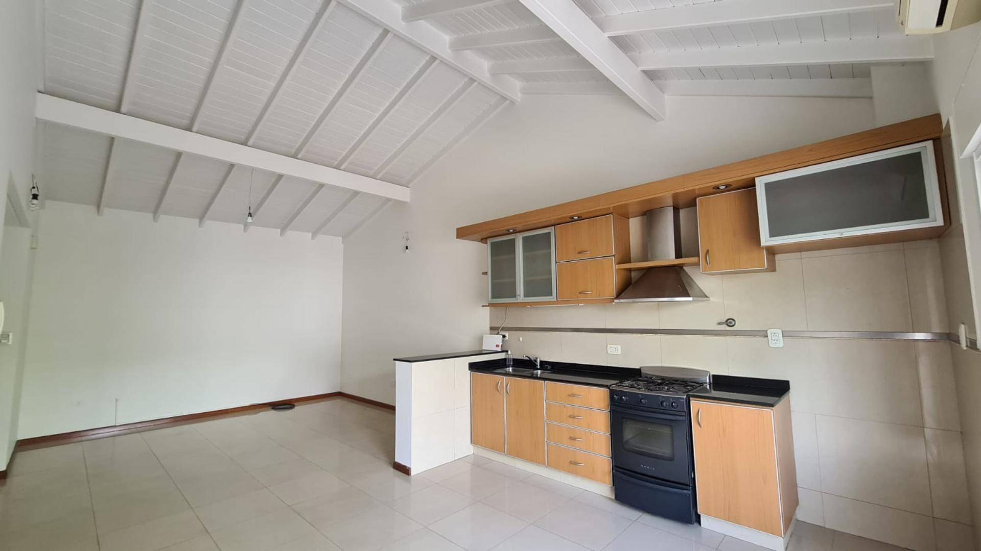 Gdor. Ugarte 3000 , Piso 2