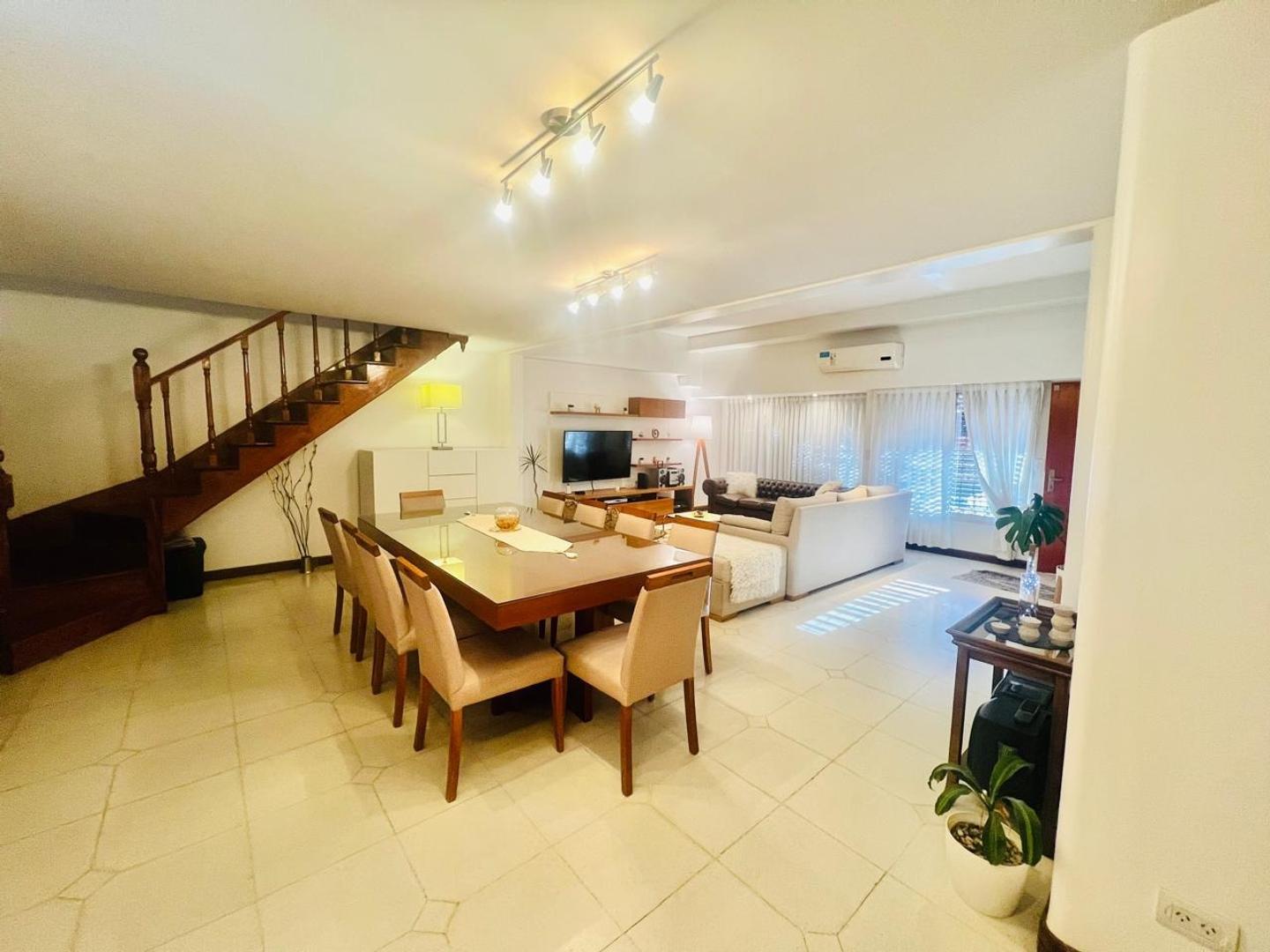 Casa 4 ambientes con 4 baños