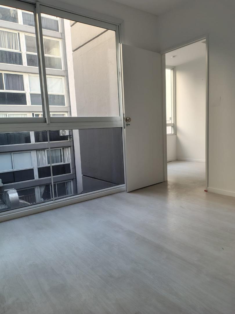 Bartolome Mitre 2000, Piso 3