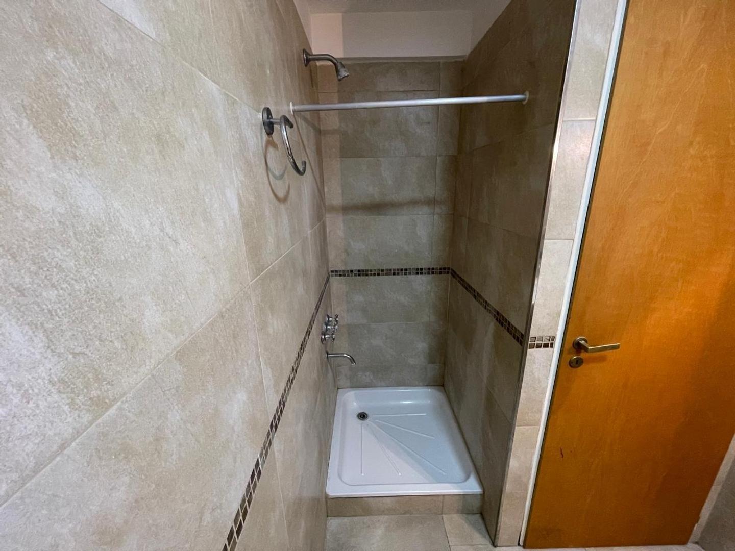 DEPARTAMENTO  2 AMBIENTES CON BALCON - PADUA CENTRO