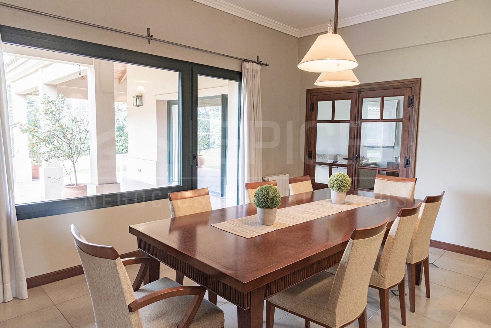 Casa en Venta de 5 dormitorios