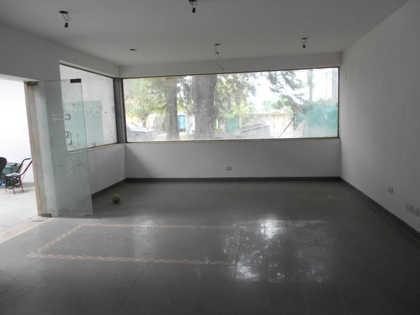 Local en Venta en Villa Gobernador Udaondo, USD 590.000