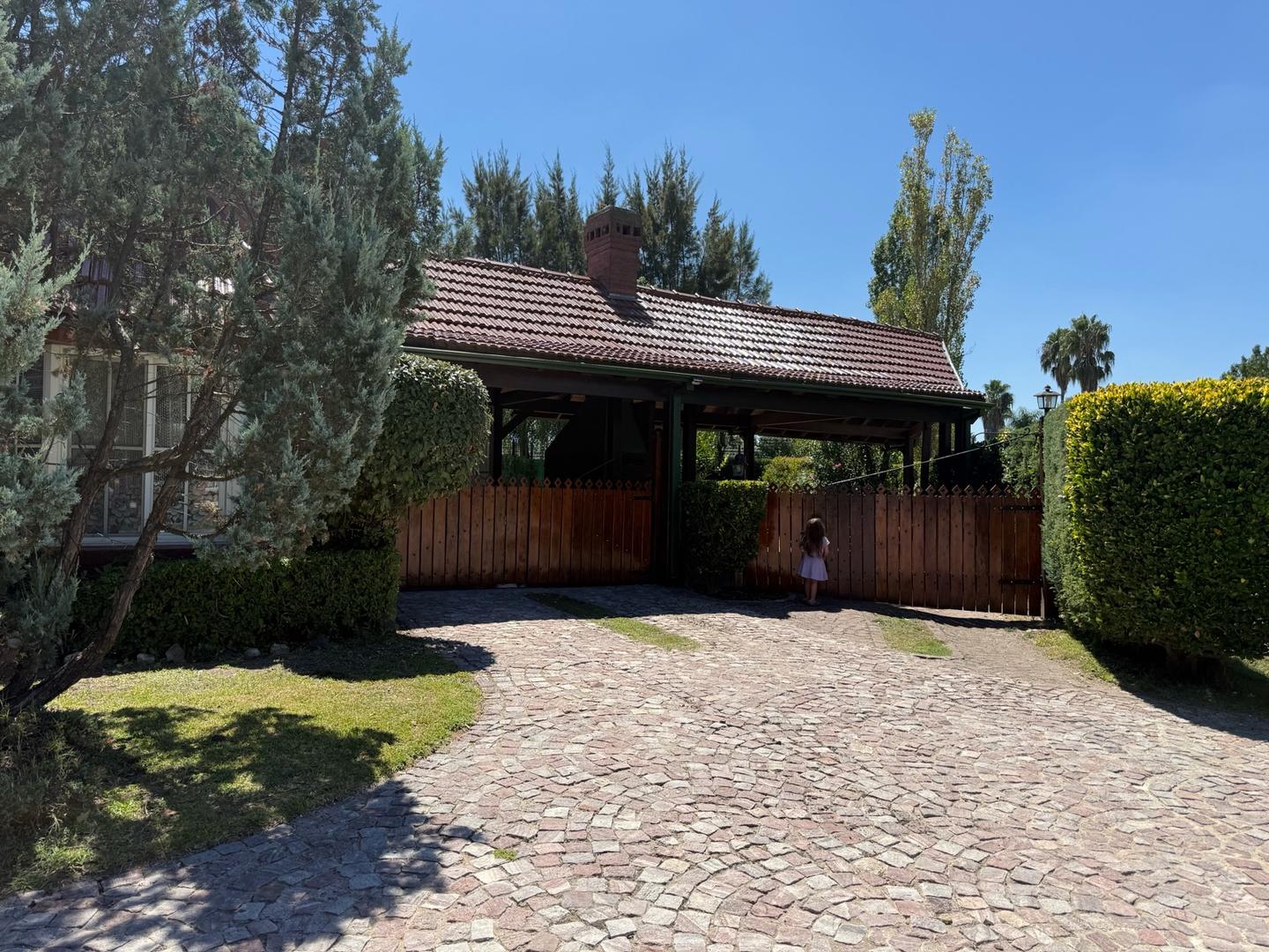 Casa 4 ambientes con 3 baños