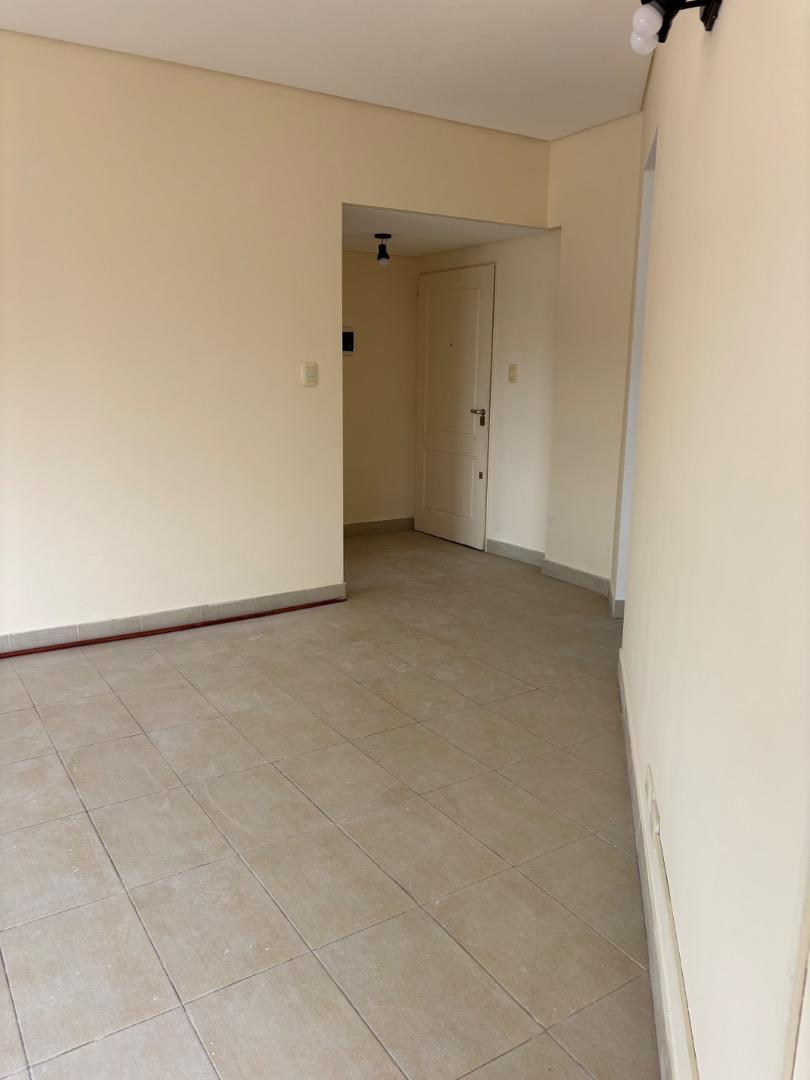 Departamento en Alquiler en Zarate, $ 650.000