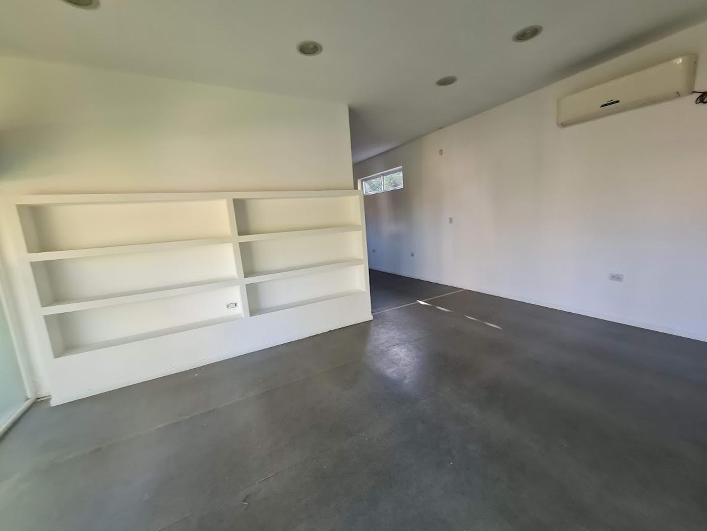 Local en Venta en Funes, USD 75.000