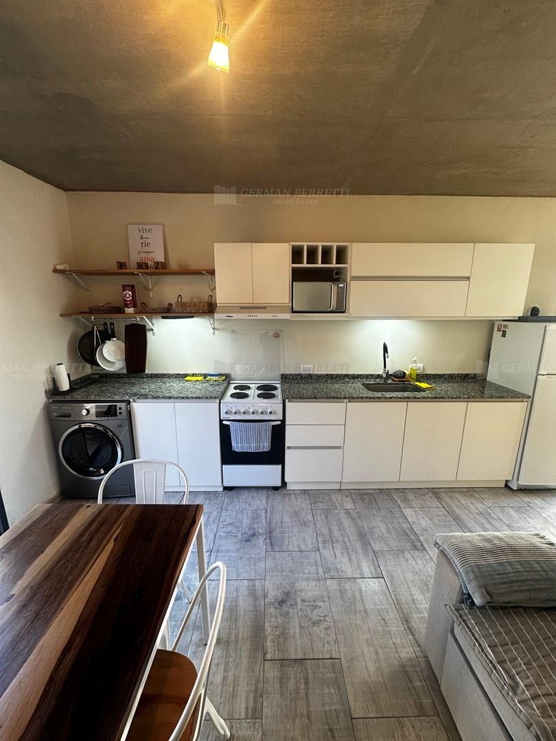 Casa 2 ambientes con 2 baños