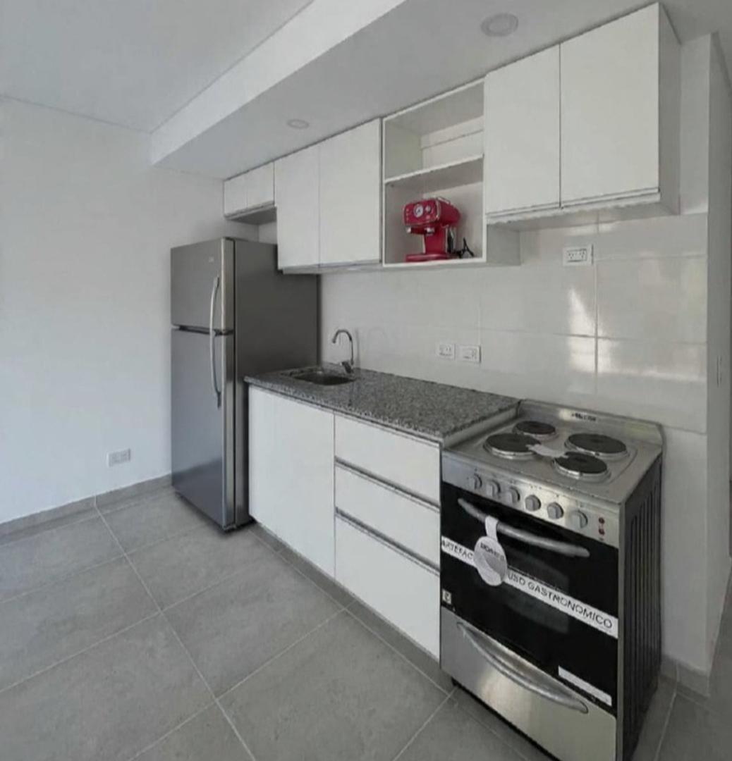 Lacroze 6100, Piso 2