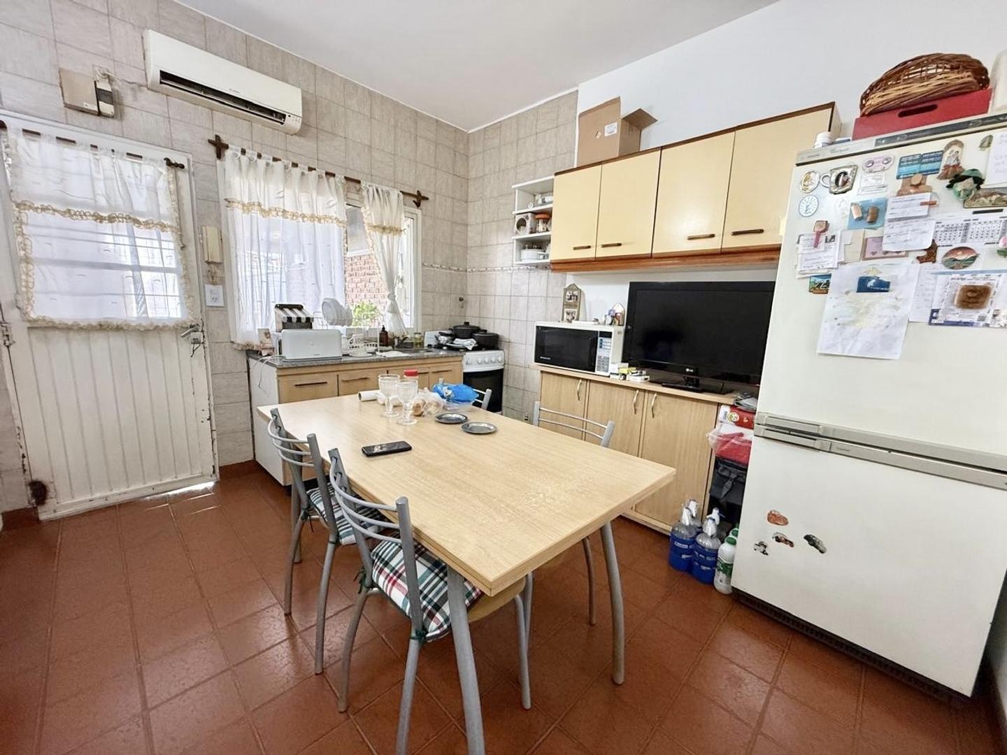 Casa 3 ambientes con 2 baños