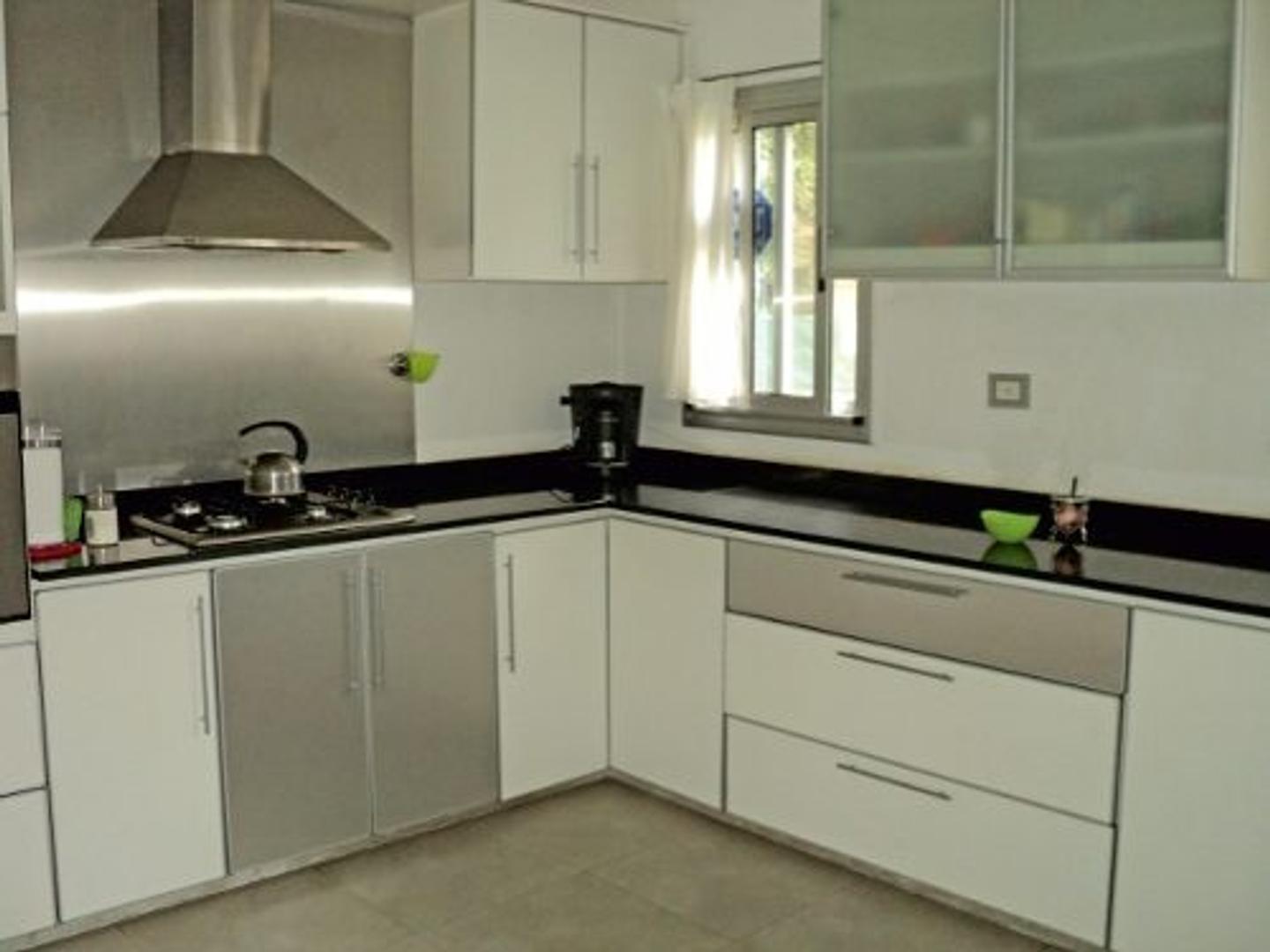 Casa en Venta en Ituzaingo, USD 297.000