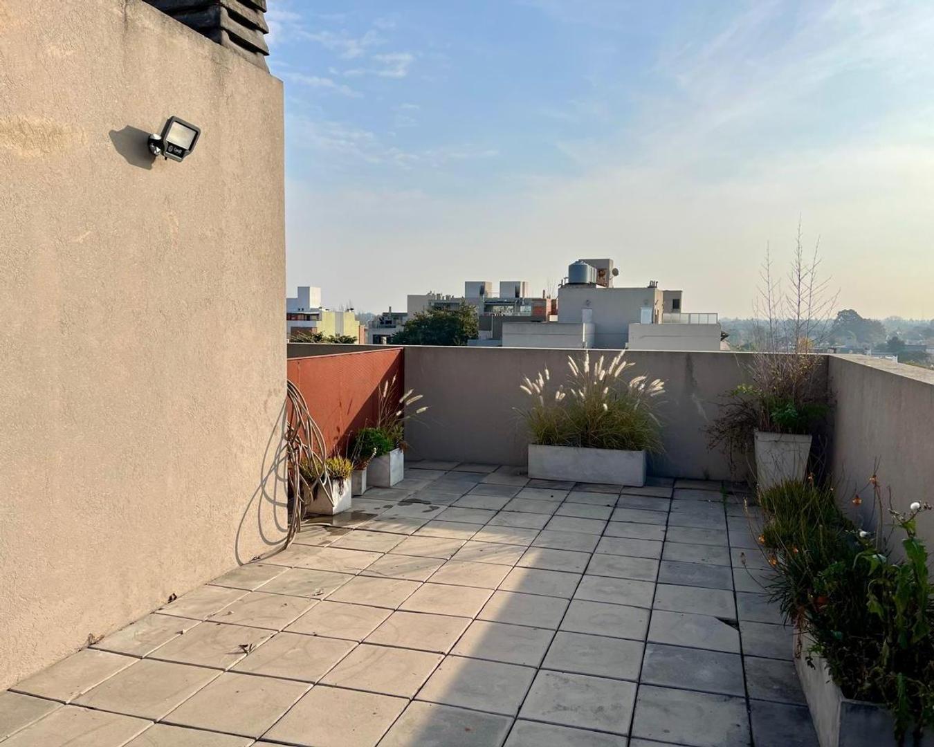 Departamento en Venta con 3 cocheras