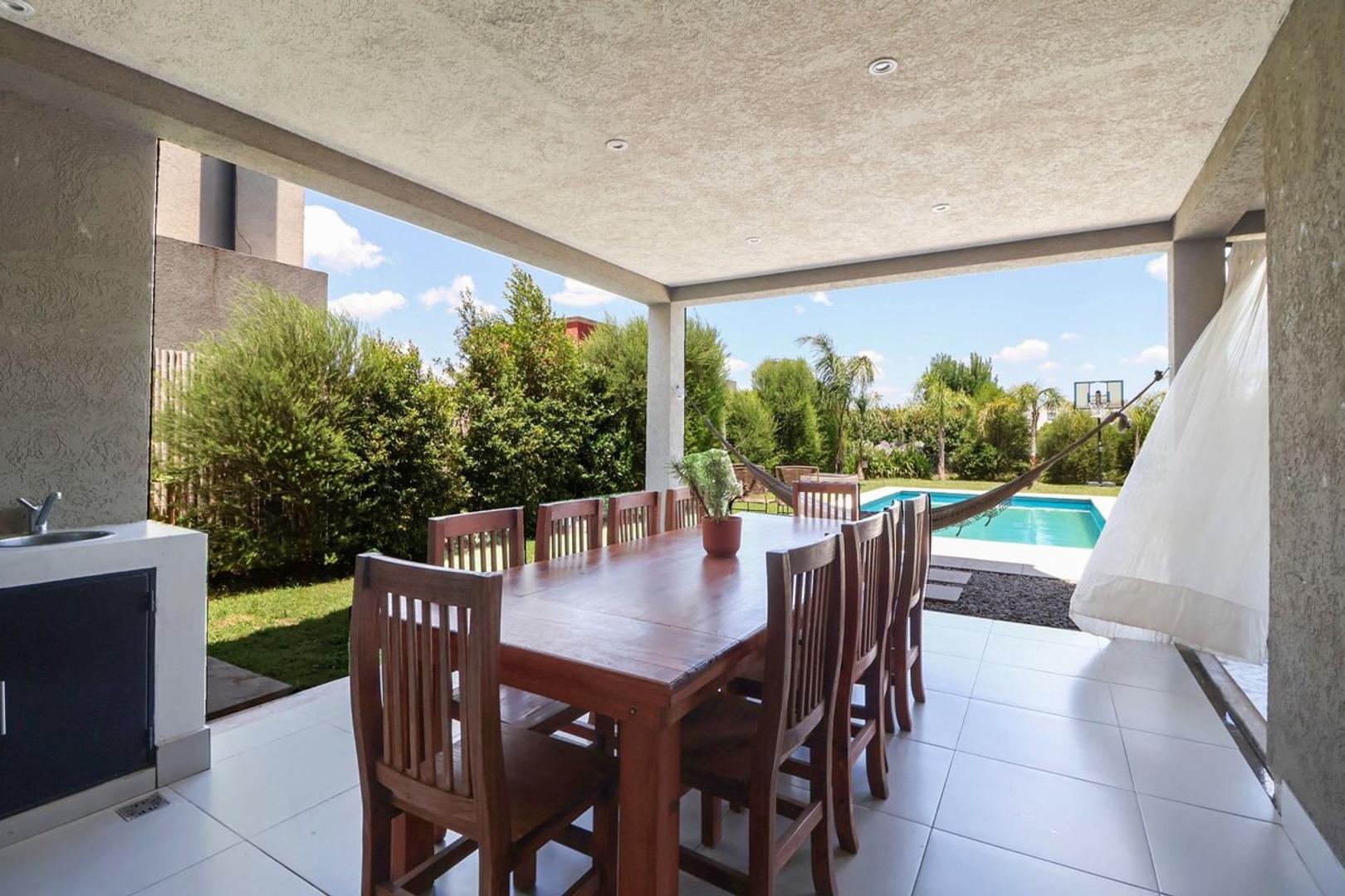 Alquiler casa en barrio San Ramiro Pilar Este