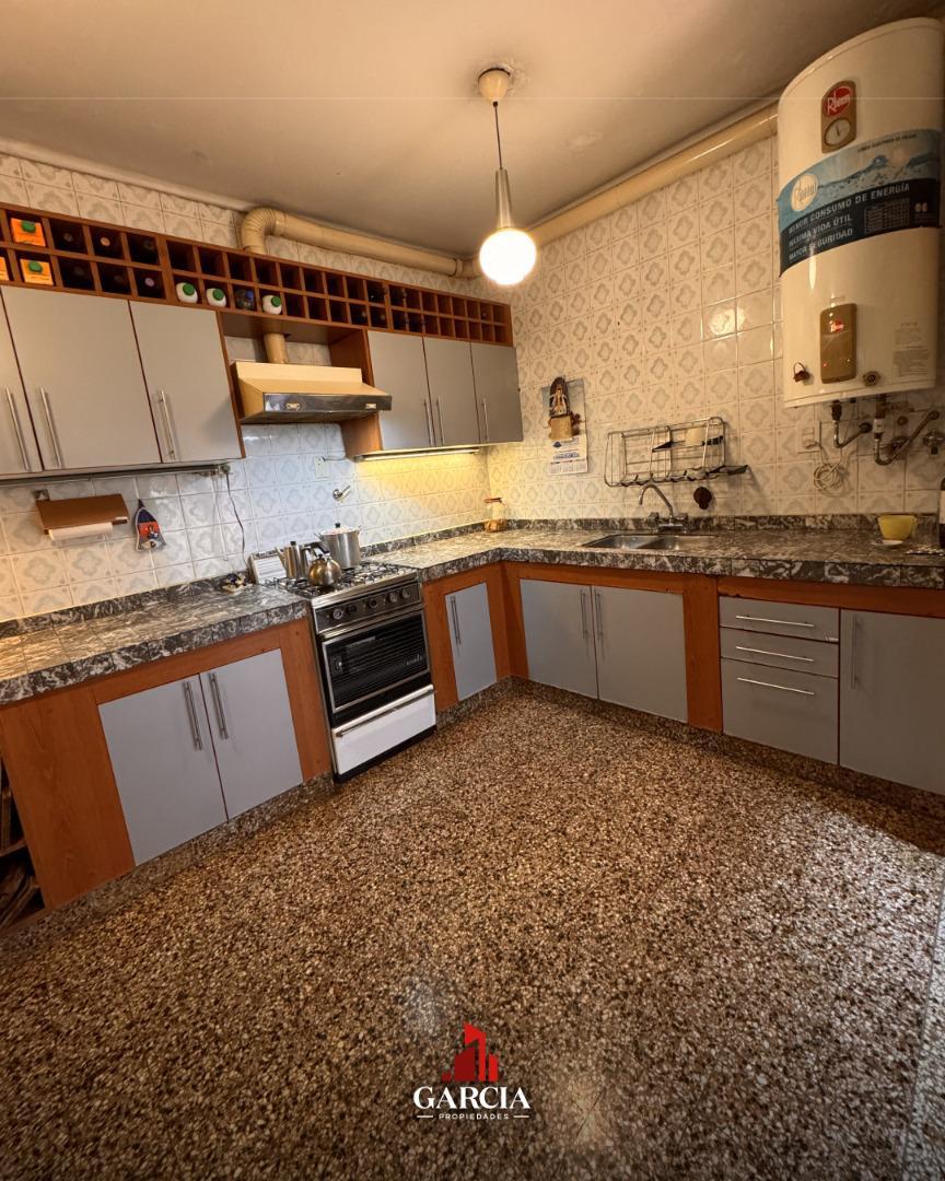 Casa en Venta con 7 cocheras