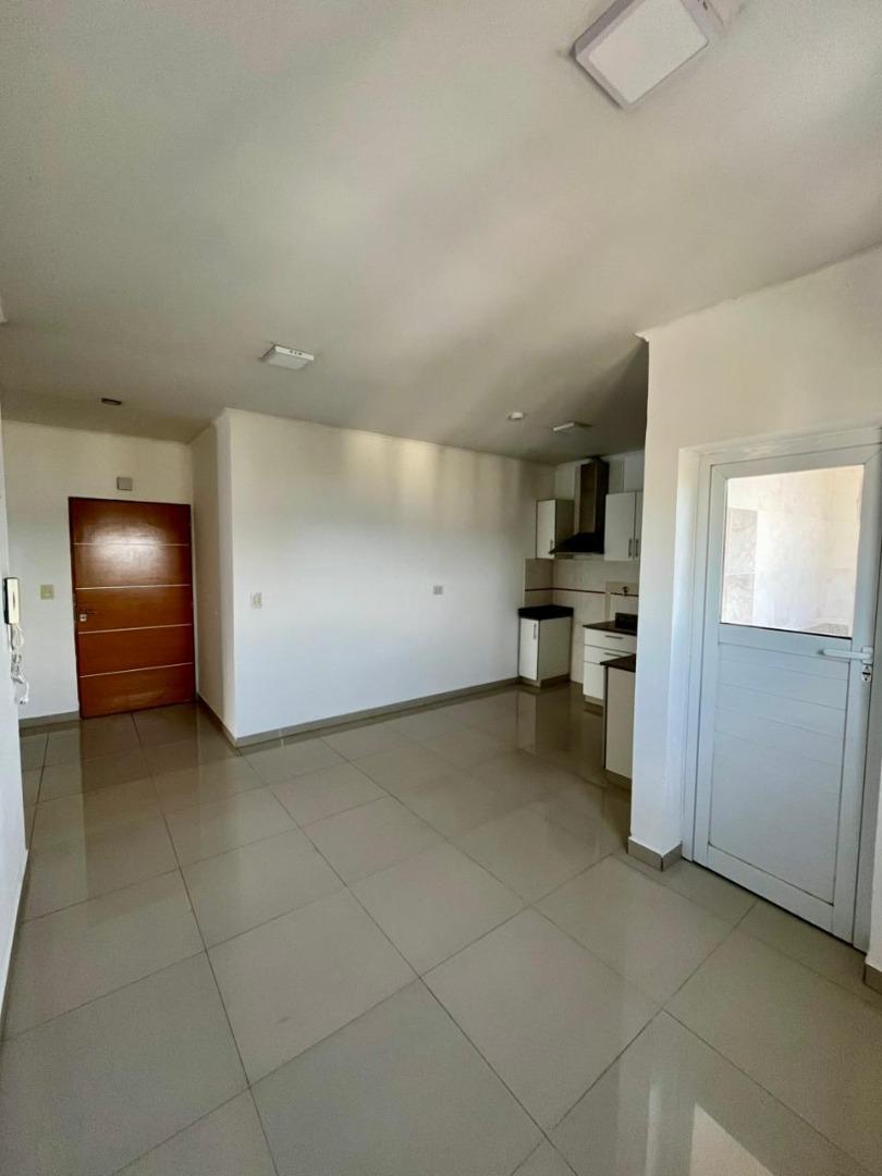 Beato Roque González 800, Piso 13