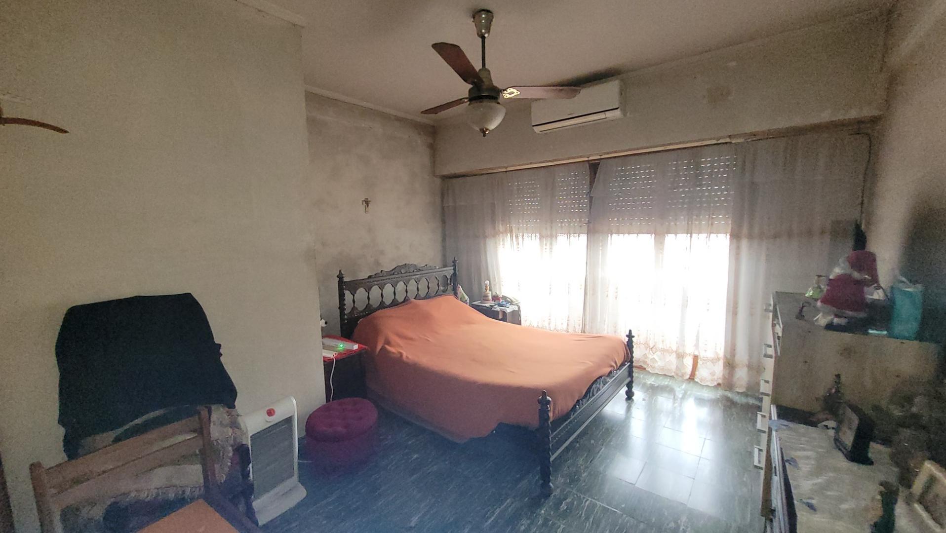 Casa en Venta con 4 cocheras