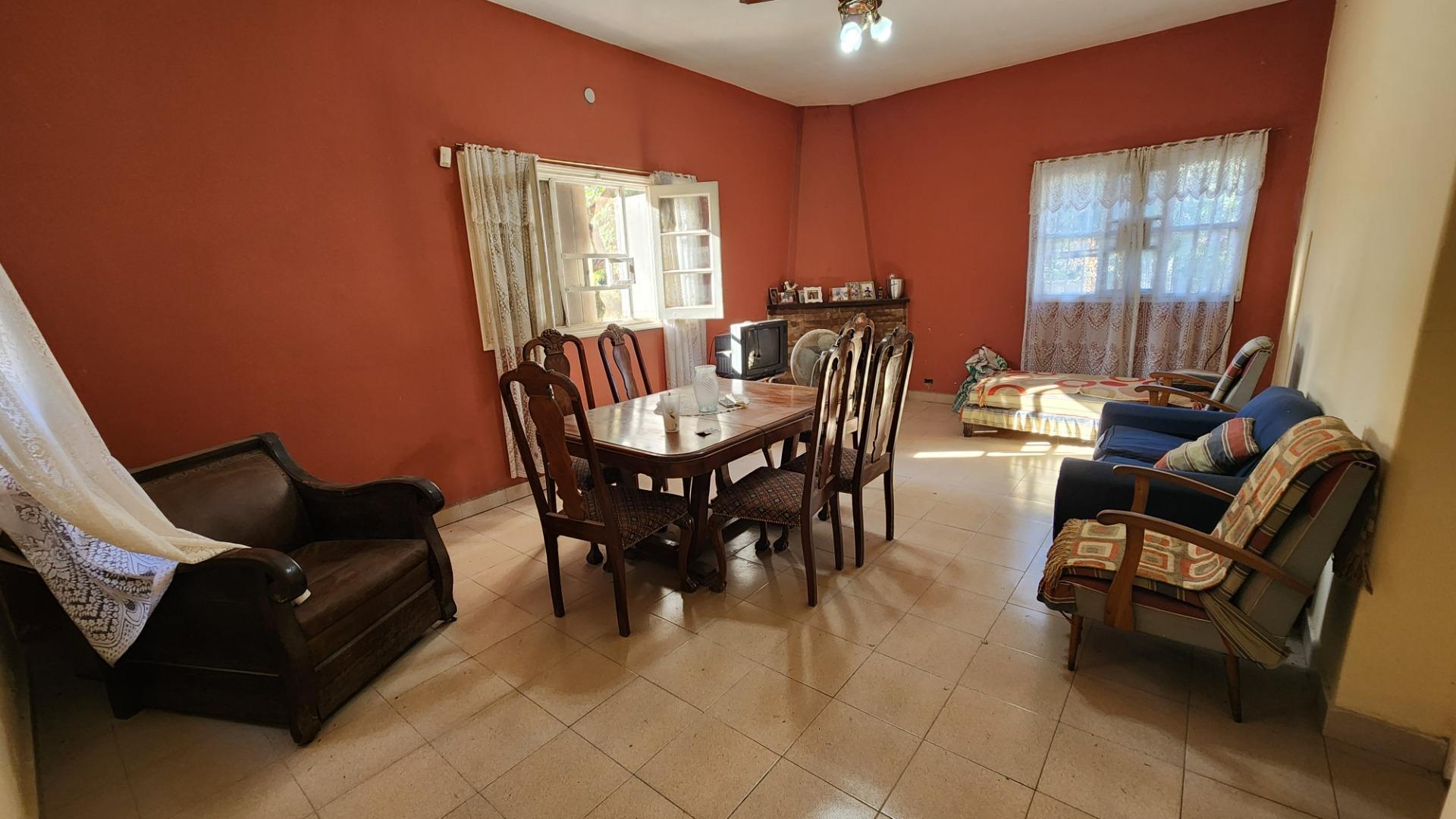 Casa en Venta con 4 cocheras