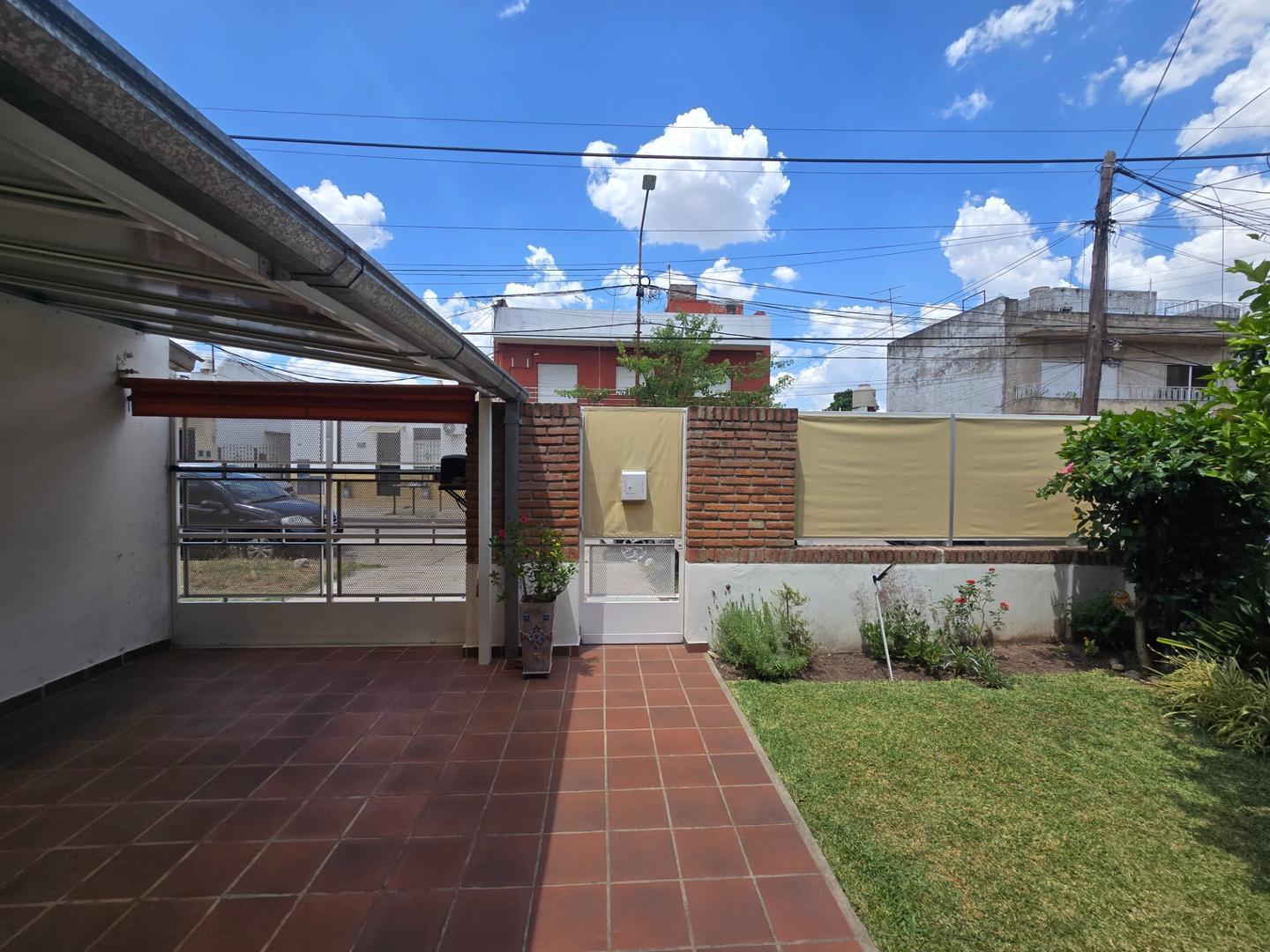 Depto Tipo Casa 2 ambientes con 1 baño