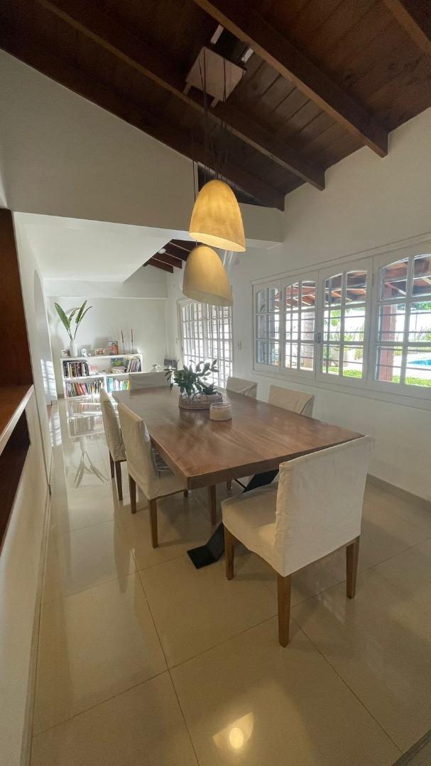 Casa 4 ambientes con 3 baños
