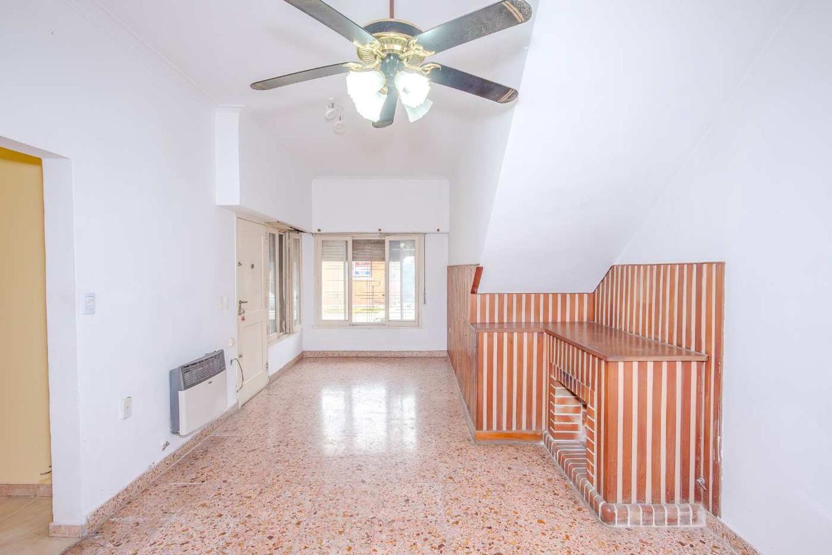 Depto Tipo Casa en Venta en Villa Lynch, USD 70.000