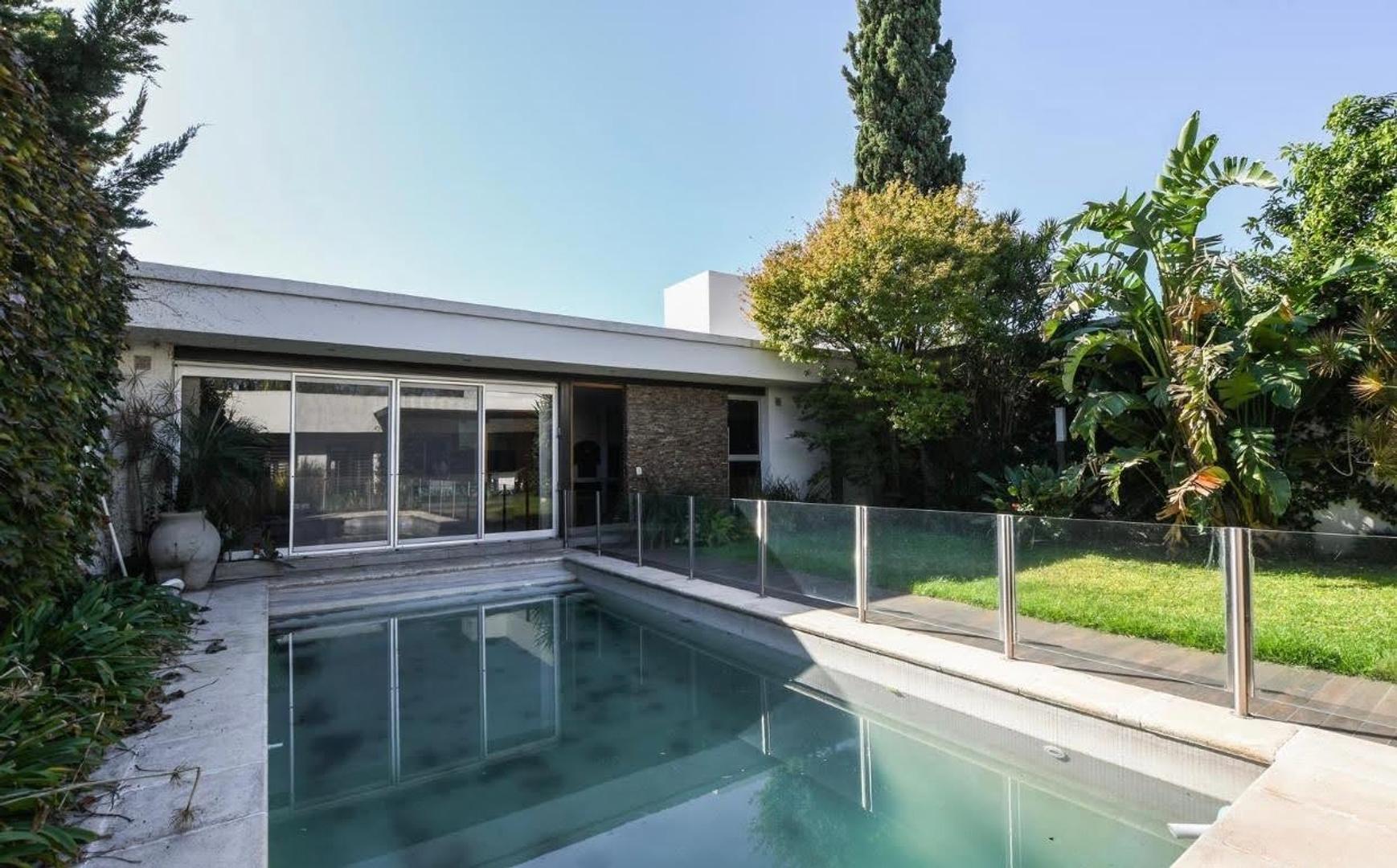 OPORTUNIDAD .CASA MODERNA Y MINIMALISTA