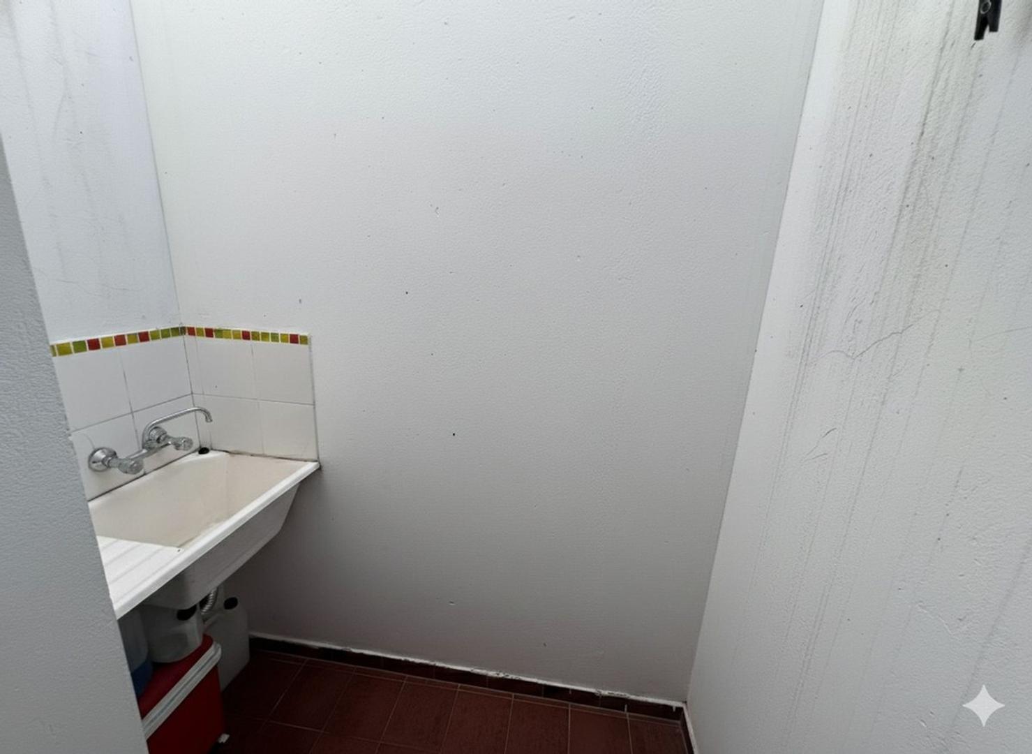 CASA DUPLEX TRES AMBIENTES EN VENTA LUIS GUILLON