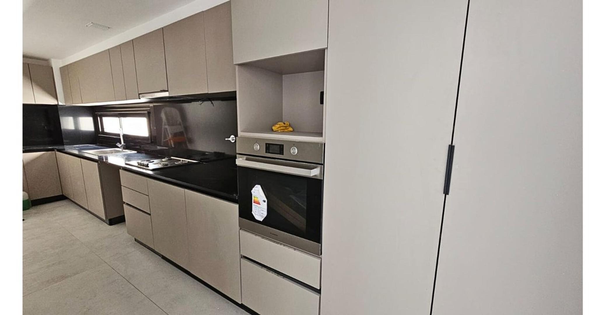 Departamento 4 ambientes con 2 baños