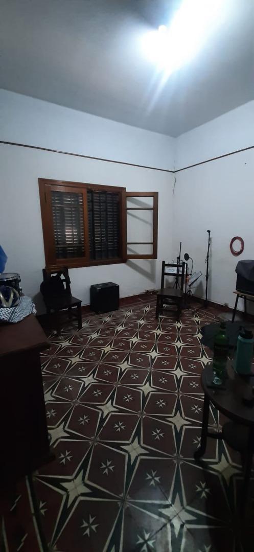 CASA EN ALBERDI DEAN FUNES 1200