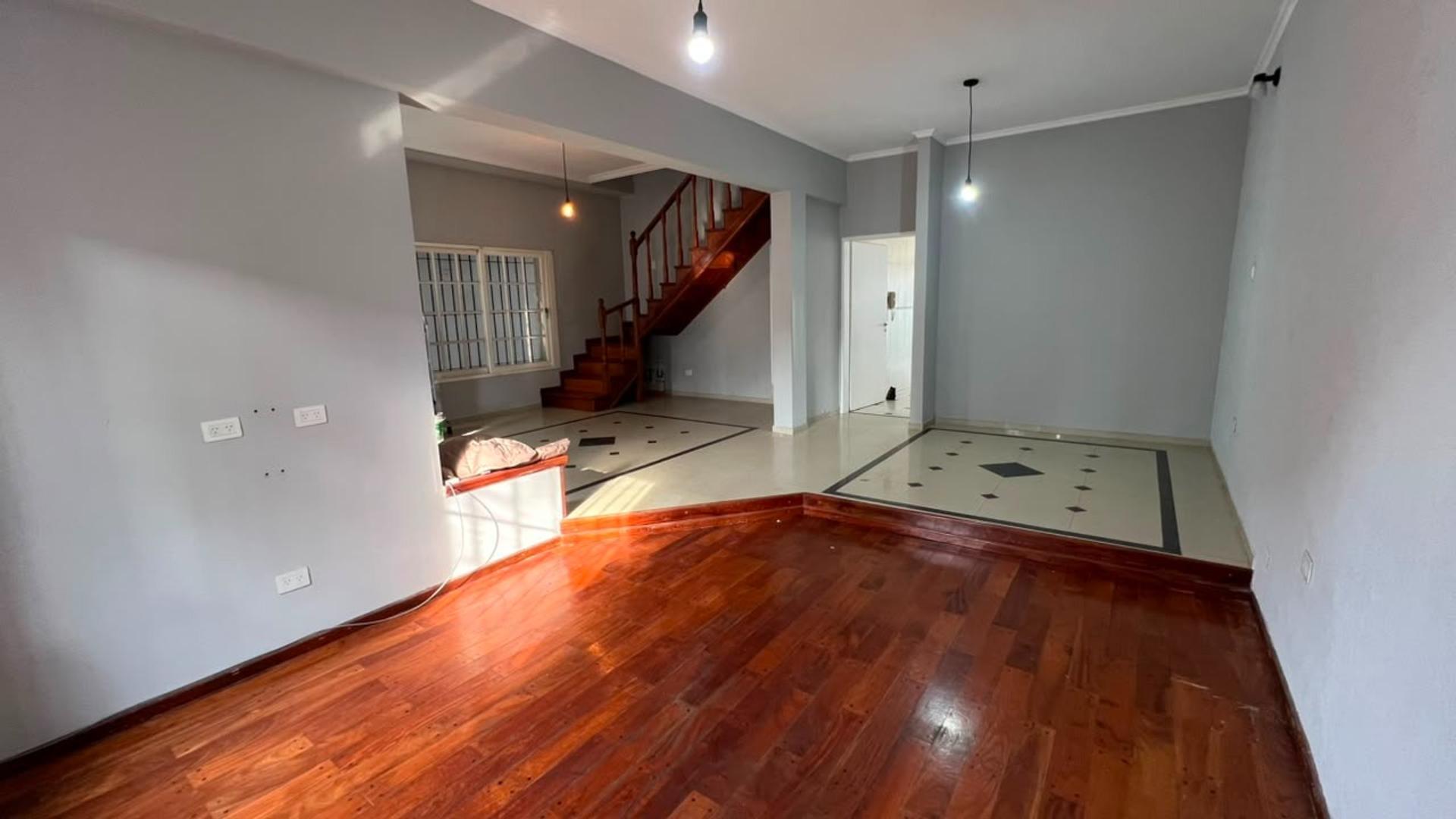Casa 4 ambientes con 3 baños