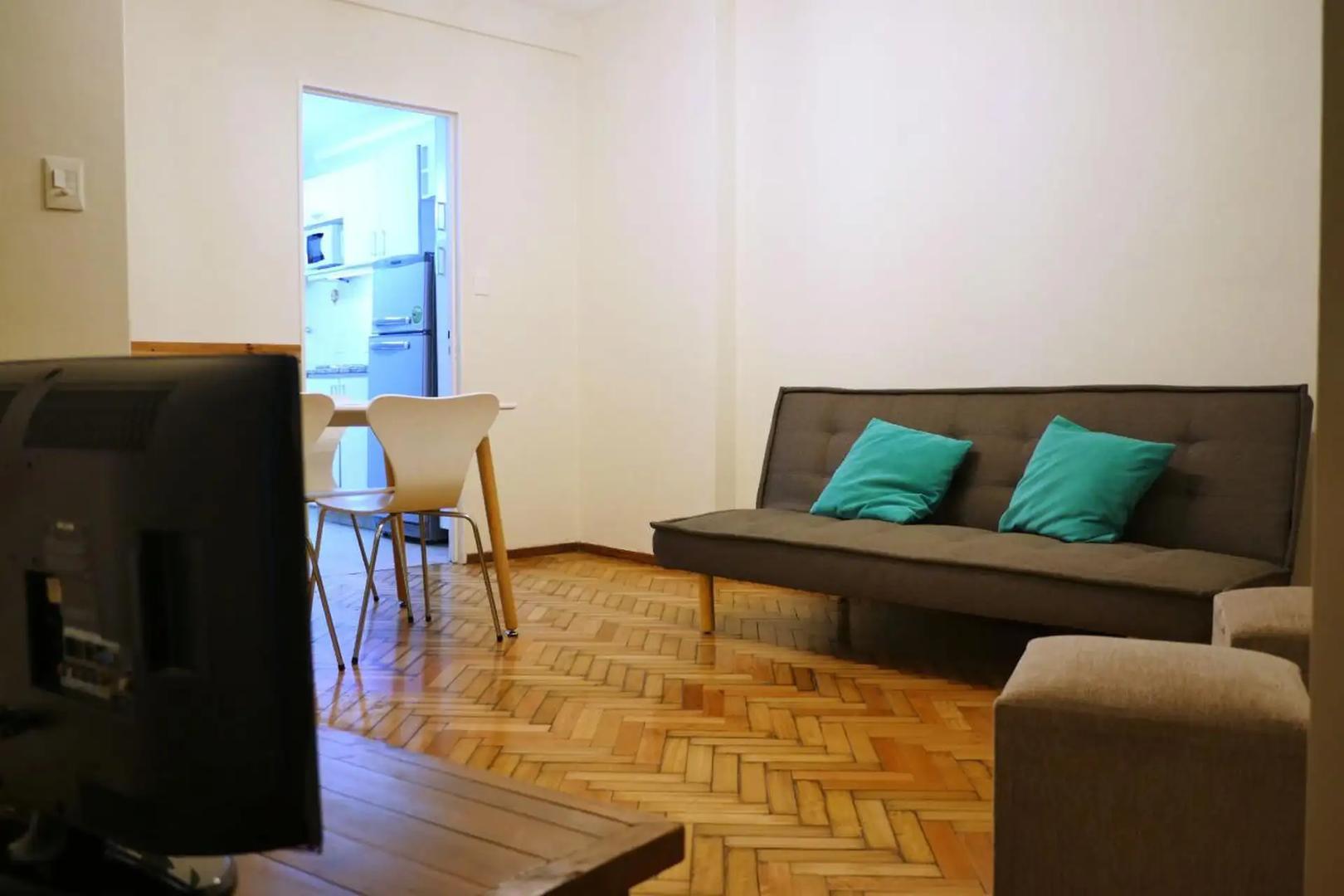 Rivadavia 5800, Piso 1