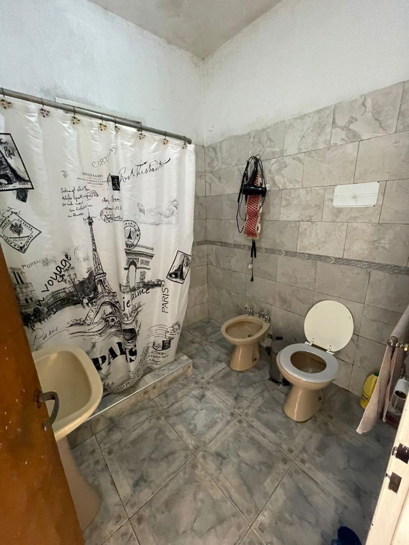 CASA 2 AMBIENTES EN VILLA LUZURIAGA LOTE 10X 20