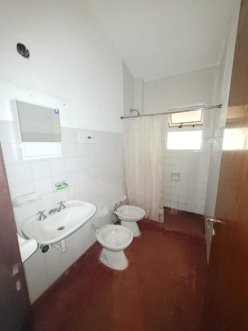 Casa en buen estado barrio Parque