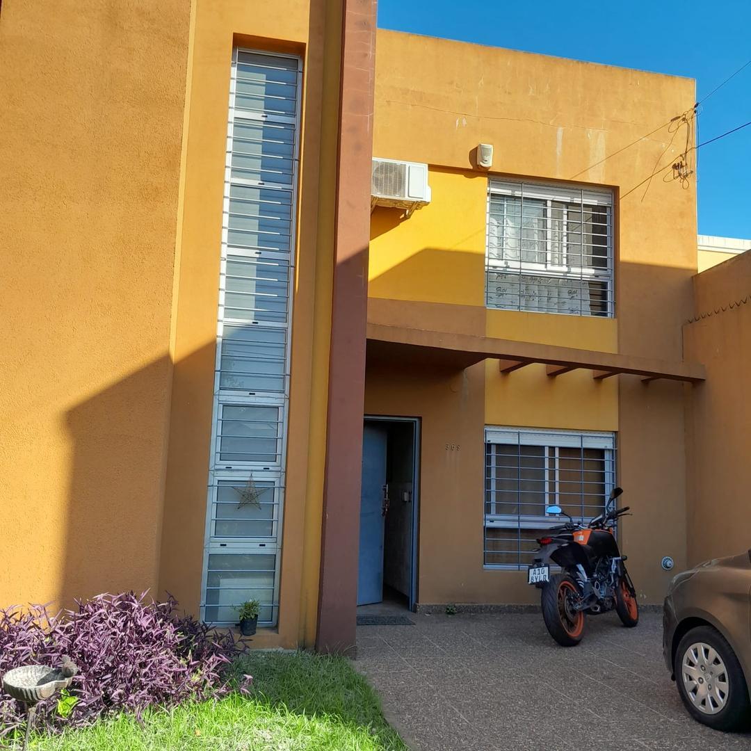 CASA  ESTILO MINIMALISTA DE 6 AMBIENTES