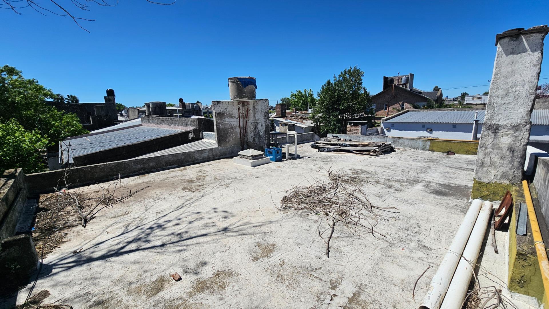 Casa 3 ambientes con 1 baño