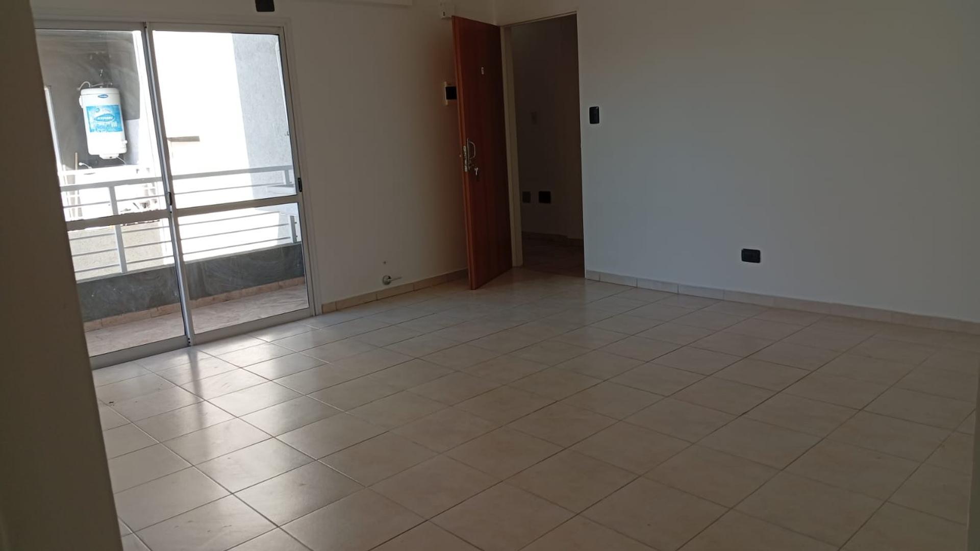 Departamento en Alquiler en Ramos Mejia, $ 450.000