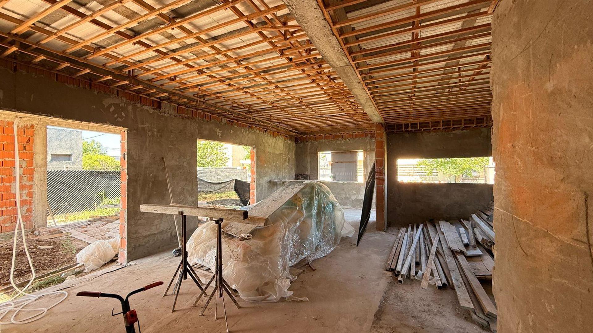 Casa 5 ambientes con 2 baños