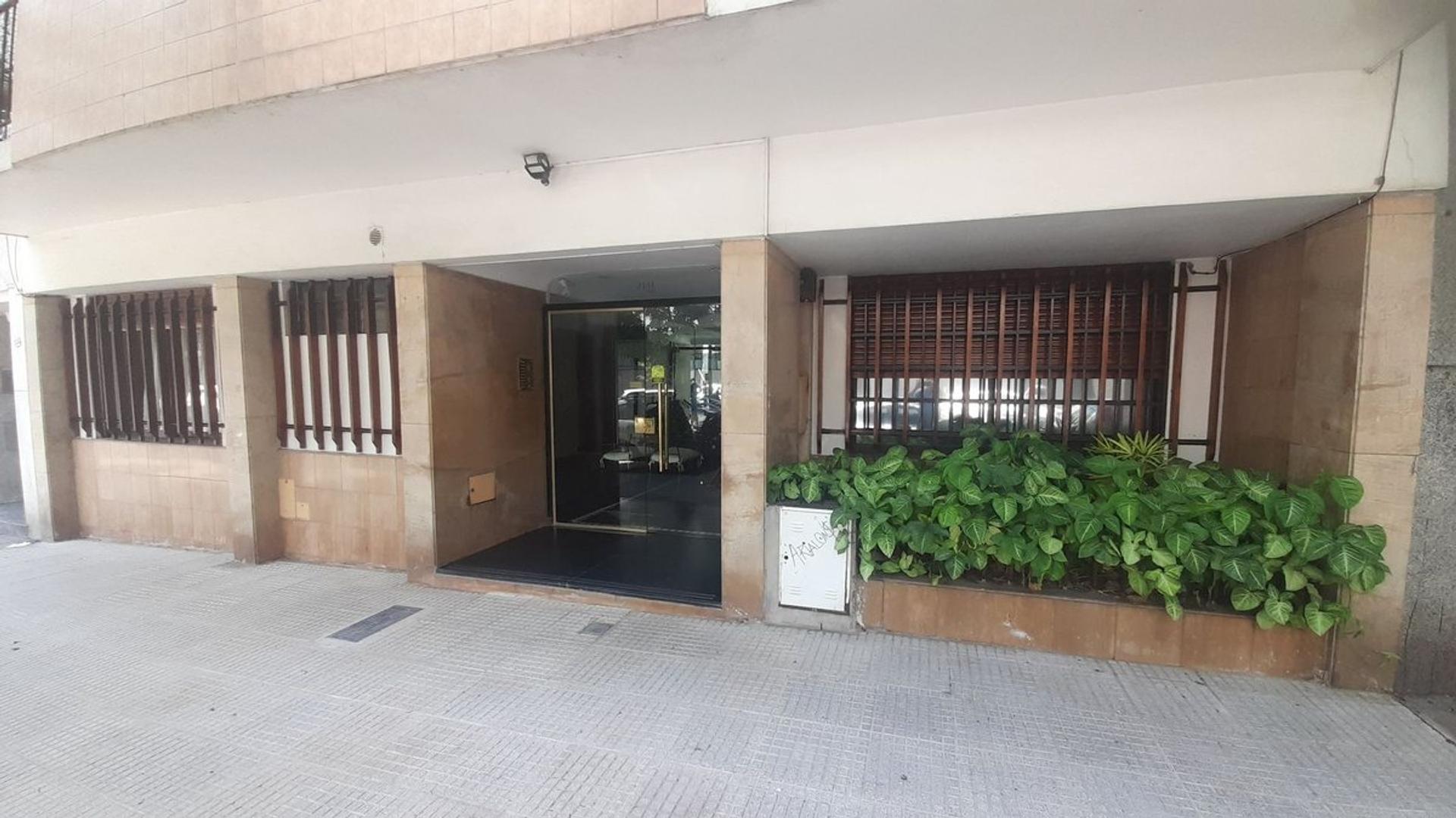 Depto 4 amb c/bcón al Fte en alquiler en Belgrano