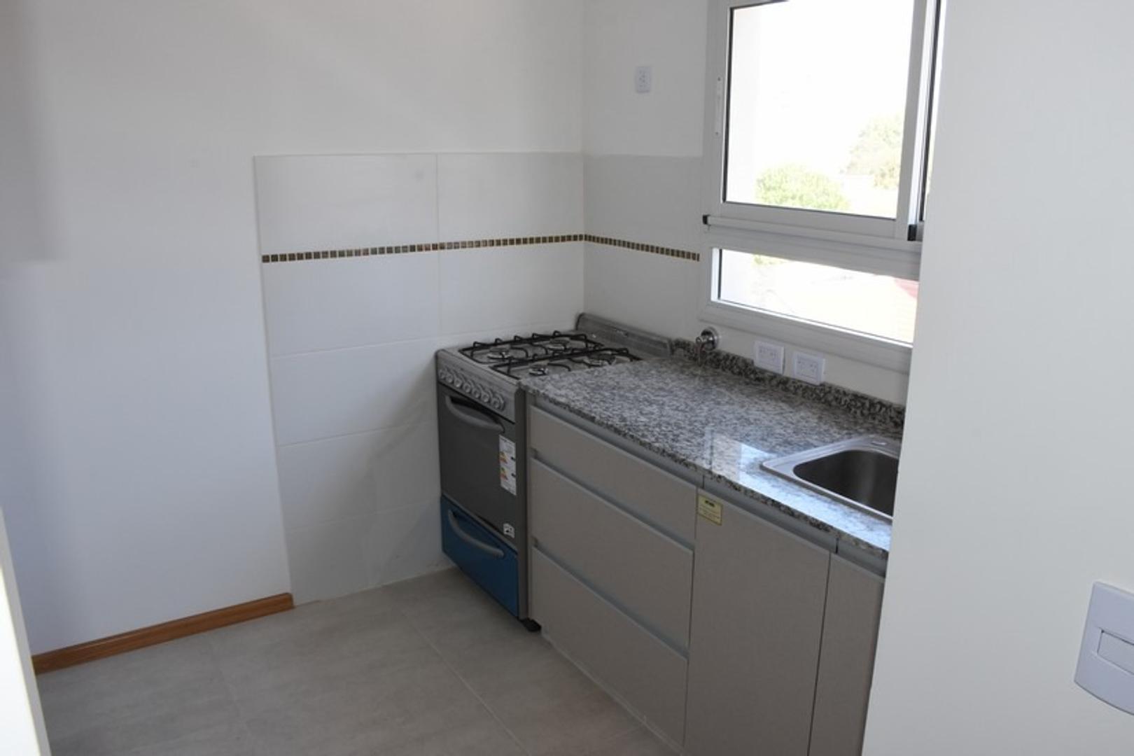 Moderno semipiso 3 ambientes a estrenar en el centro de Case