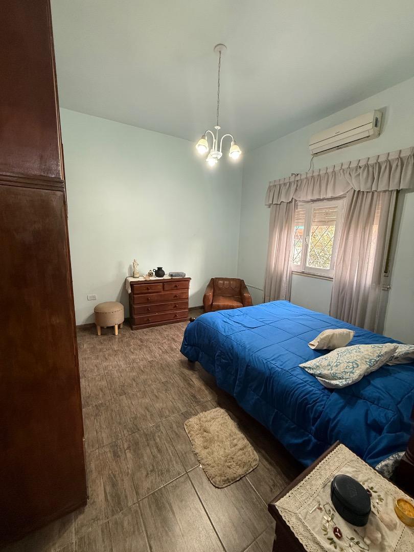 Casa en Venta con 4 cocheras