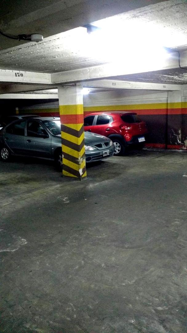 VENTA -  Cochera 1 piso - por rampa - EXCELENTE UBICACION - buen retorno de invesion