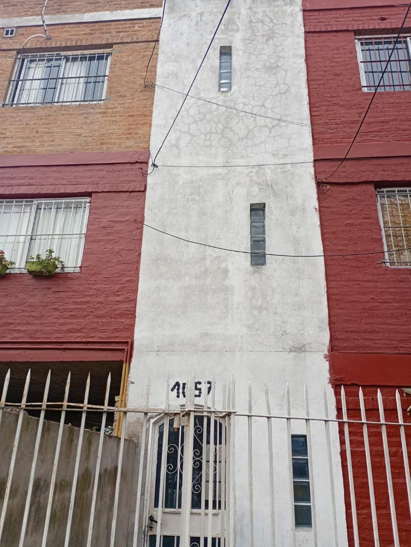 12 De Octubre 1000, Piso 2
