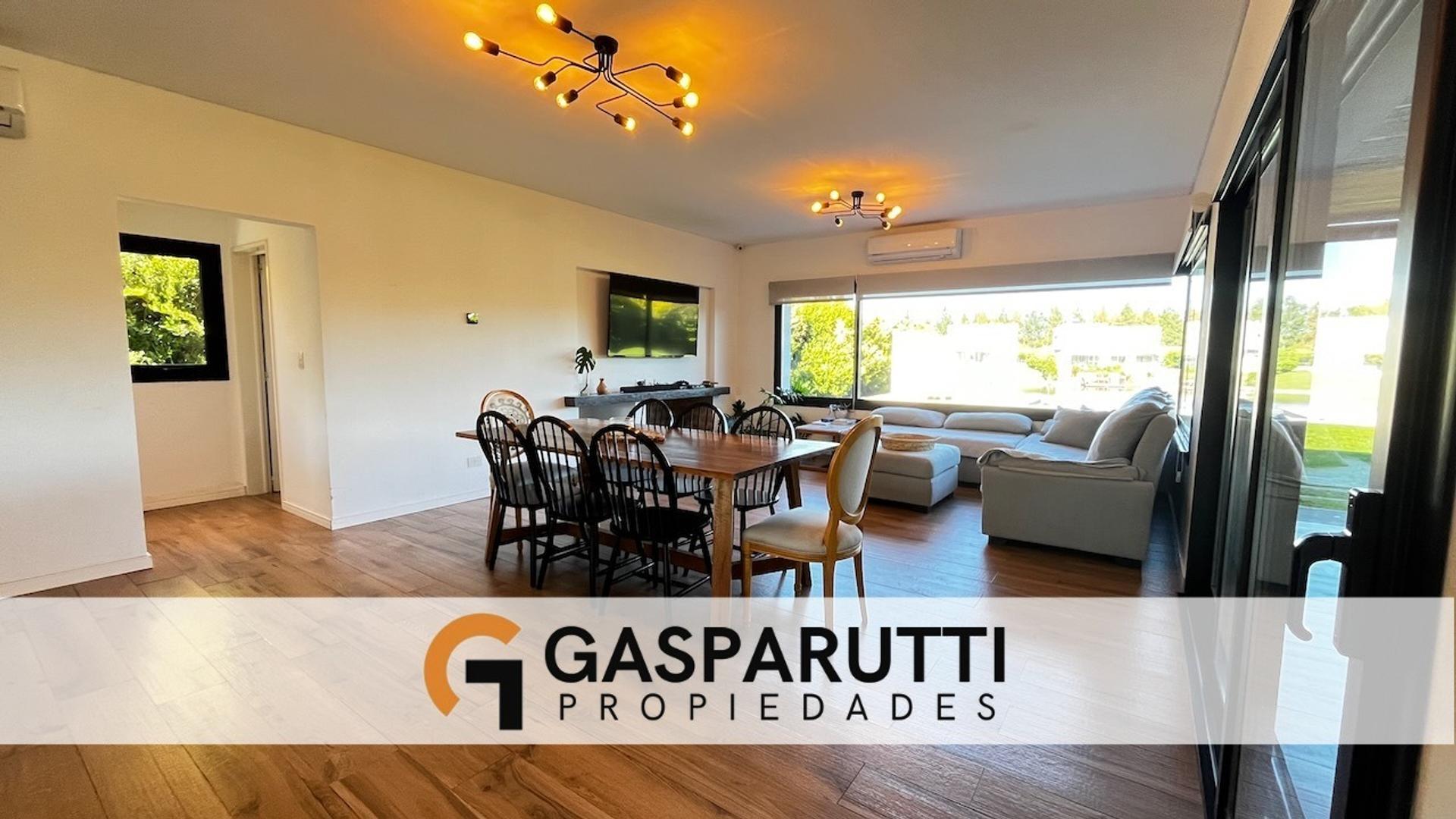 Casa 5 ambientes con 4 baños