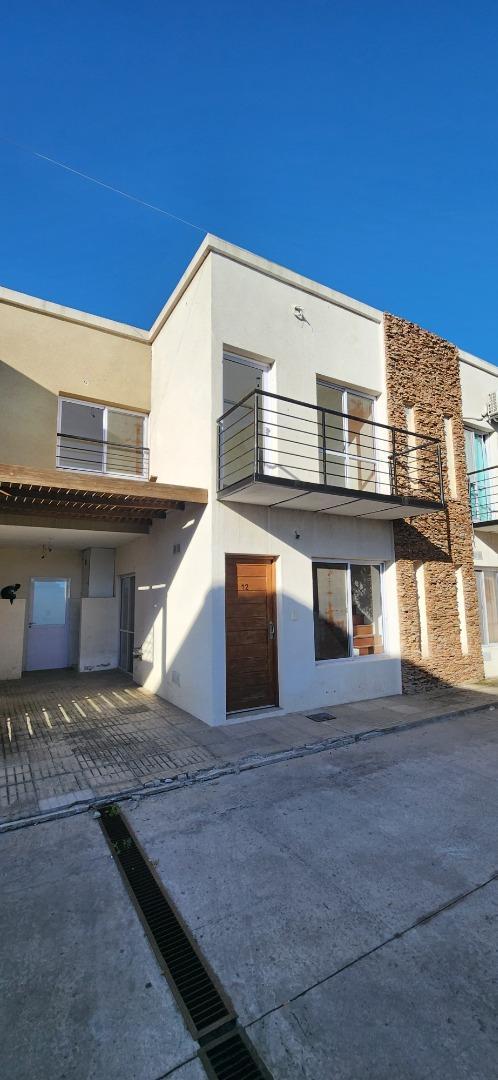 Duplex con cochera y Parrilla